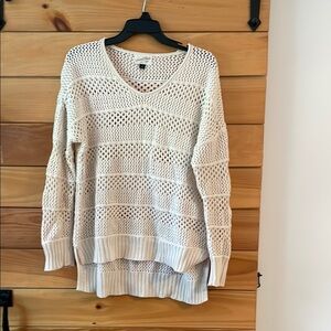 Universal Thread Cream V-Neck Sweater Textured Knit